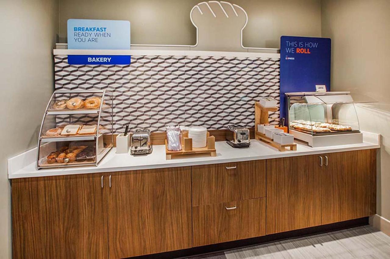 Holiday Inn Express Gas City By Ihg Eksteriør billede